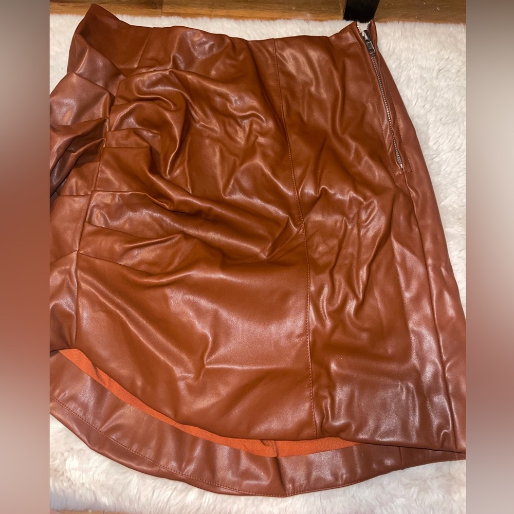 DOBE skirt